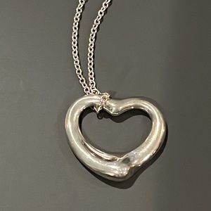 Vintage Tiffany Elsa Peretti Silver heart necklace